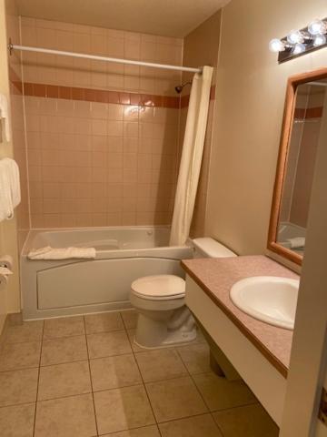 Western Budget Motel West Red Deer Kültér fotó